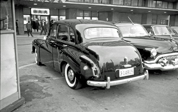 53-3c (045-21) 1953-56 Daimler Conquest Saloon.jpg